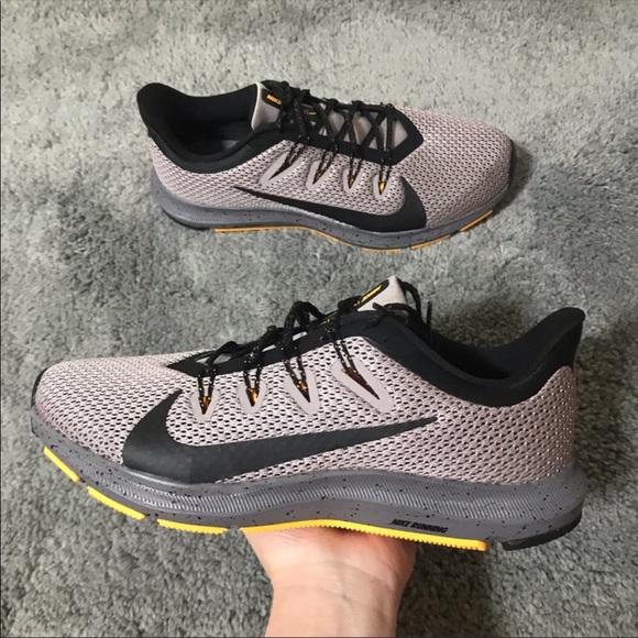 Nike Shoes - Nike Quest